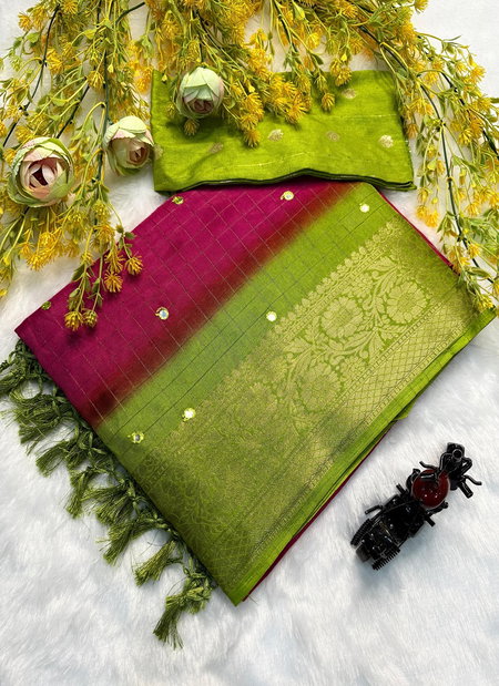 Wow Dola Chex Saree With Pallu Abhali Work Saree Exporters In India
